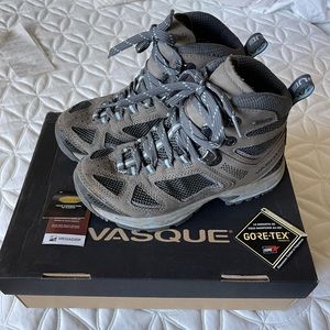 Vasque Breeze III GTX Hiking Boot sz 7M with box